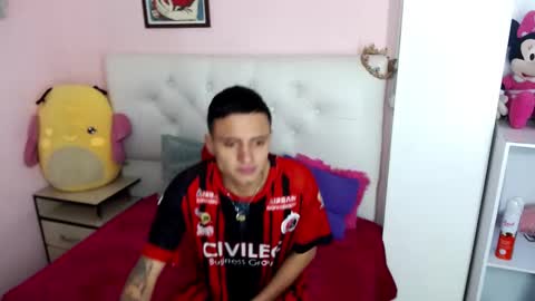 Snapshot of x_kikke_x chatting on October 13, 2025, 1:44 pm x_kikke_x online show from October 13, 2025, 1:44 pm