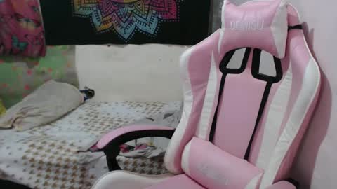 Snapshot of x_lexi_x chatting on January 12, 2025, 9:40 am x_lexi_x online show from January 12, 2025, 9:40 am