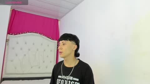 xaanderGrey online show from November 17, 2025, 7:08 pm