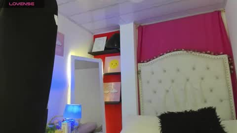 xaanderGrey online show from November 25, 2025, 7:36 pm