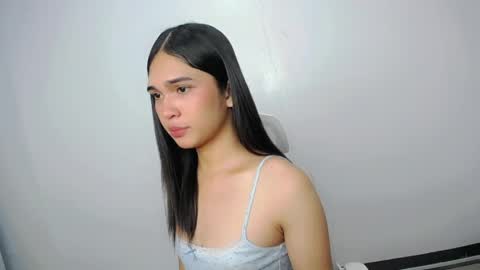 xairah_doux online show from May 15, 2026, 11:45 pm