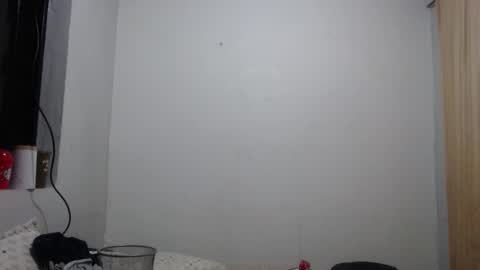 xalejo_max online show from November 24, 2025, 10:42 pm