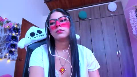 XALLYSONX online show from October 13, 2025, 11:43 am