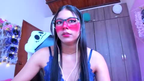 XALLYSONX online show from October 16, 2025, 11:33 am