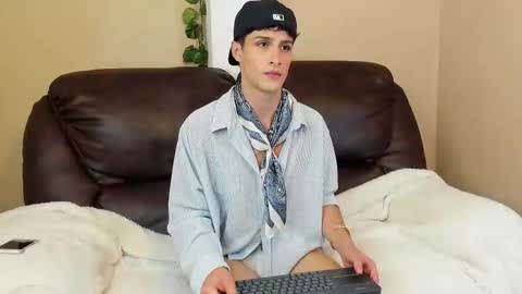 Snapshot of xam_collen chatting on February 21, 2026, 11:39 pm xam_collen online show from February 21, 2026, 11:39 pm