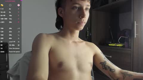 Xam online show from November 15, 2025, 7:32 pm