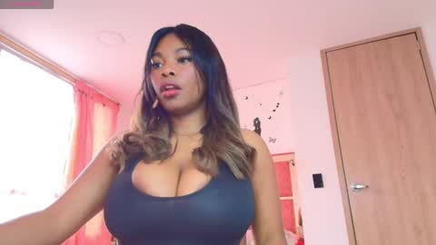 xayu online show from February 8, 2026, 7:39 pm