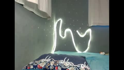 Snapshot of xcreamypussy chatting on March 3, 2025, 7:21 am xcreamypussy online show from March 3, 2025, 7:21 am