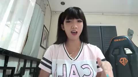 xdreamangel online show from December 11, 2024, 3:35 am