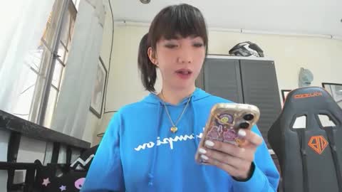 xdreamangel online show from January 9, 2025, 3:26 am