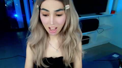 Hello ur lovely AMIRA  online show from October 13, 2025, 11:54 am