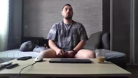 xfikusx44 online show from January 14, 2026, 9:48 am