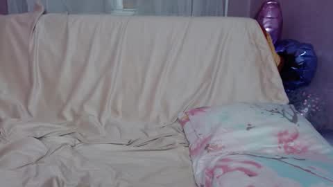 Snapshot of xhot_lina chatting on December 16, 2024, 7:43 pm xHot Lina online show from December 16, 2024, 7:43 pm