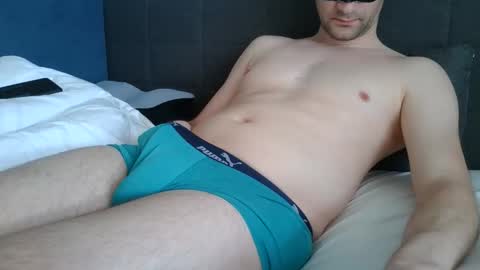 xhotfanx online show from April 6, 2026, 3:24 pm