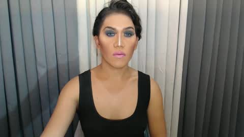 Snapshot of xhugejerkingtransx chatting on January 1, 2025, 5:11 am GWEN THOMPSON ....... online show from January 1, 2025, 5:11 am