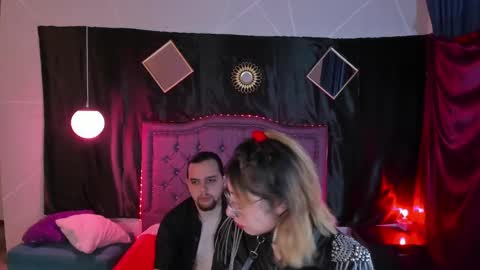 xialee and Lio online show from January 10, 2025, 8:29 am