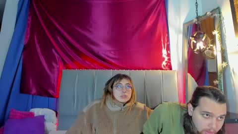 xialee and Lio online show from February 6, 2025, 9:00 am