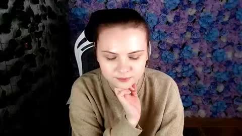 Lina online show from September 25, 2025, 6:17 am