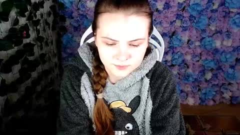 Lina online show from October 3, 2025, 5:15 am