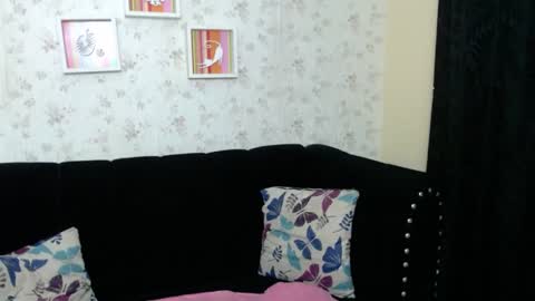 Snapshot of ximena_bunny chatting on February 20, 2025, 10:48 pm XIME online show from February 20, 2025, 10:48 pm