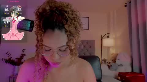 camila online show from December 19, 2025, 8:05 pm