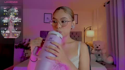 Snapshot of ximena_sotto1 chatting on May 21, 2026, 8:38 pm camila online show from May 21, 2026, 8:38 pm