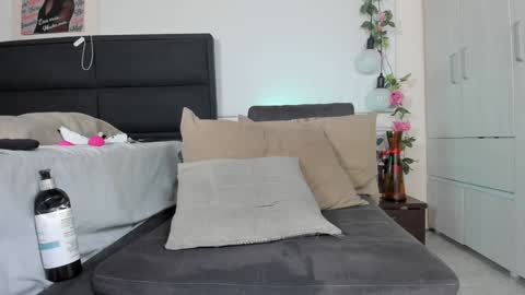 ximtia online show from February 5, 2025, 4:47 pm