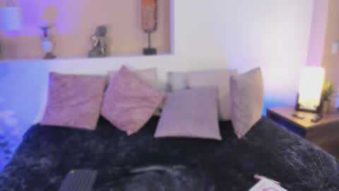  X I O M A R A  online show from February 8, 2026, 12:08 pm