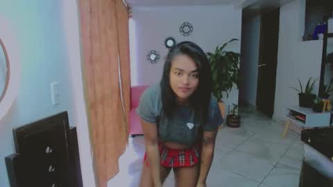 xiomy winklar online show from February 25, 2025, 9:24 pm