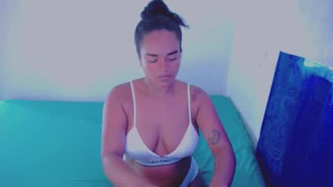xiomy winklar online show from March 11, 2025, 12:17 pm