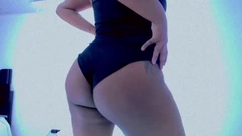 xiomy winklar online show from March 11, 2025, 3:23 pm