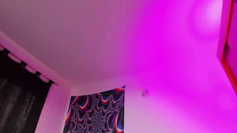 xizette online show from March 8, 2025, 6:37 pm