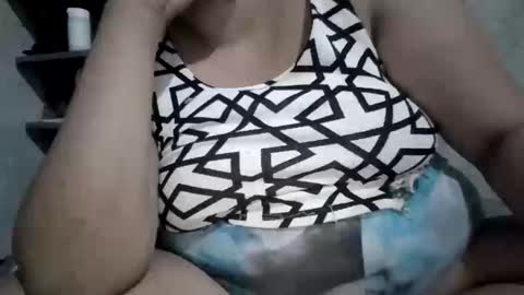 Snapshot of xjuicytits chatting on May 10, 2026, 12:32 pm xjuicytits online show from May 10, 2026, 12:32 pm