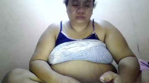Snapshot of xjuicytits chatting on June 15, 2026, 12:35 am xjuicytits online show from June 15, 2026, 12:35 am