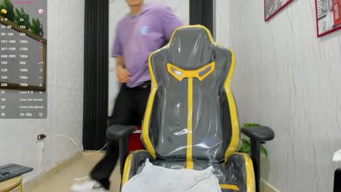      online show from October 21, 2025, 12:28 pm