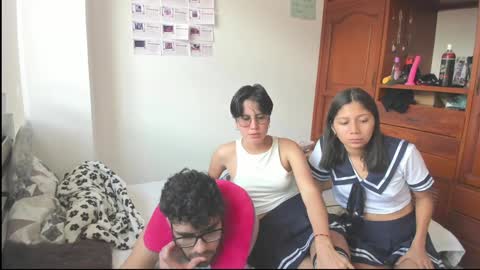 Snapshot of xlatin_girlssx chatting on January 28, 2025, 7:21 pm We are Lana. the one with short hair and vanessa girl with long hair online show from January 28, 2025, 7:21 pm