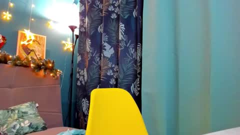 Chloe online show from December 9, 2024, 6:03 pm