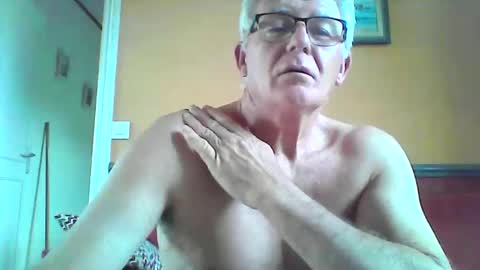 xmaeg3 online show from November 6, 2025, 9:32 am