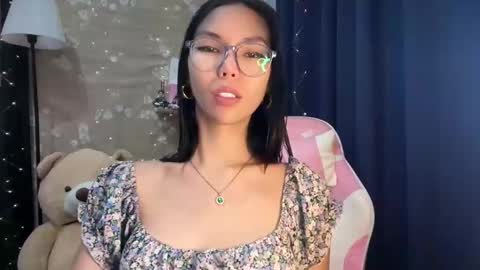 Sweet Monica online show from December 1, 2025, 9:25 am