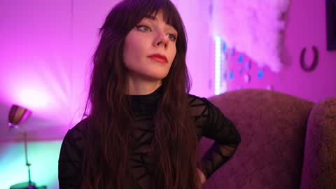 Bella Bondai online show from December 4, 2024, 1:09 pm