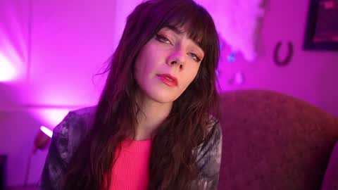 Bella Bondai online show from December 8, 2024, 3:43 am