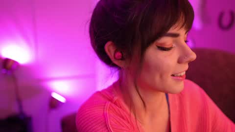 Bella Bondai online show from December 17, 2024, 2:44 am