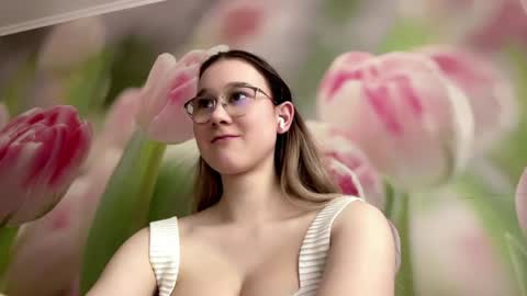 Louise online show from March 6, 2026, 12:01 pm