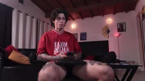   online show from November 7, 2025, 12:10 am