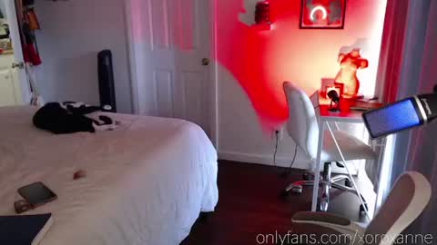 xoroxanne online show from October 27, 2025, 9:30 pm