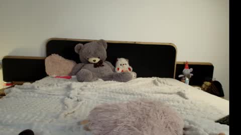 Cherry online show from April 10, 2026, 4:39 am