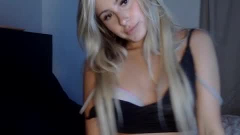 Lacey Loo online show from July 10, 2026, 1:43 am
