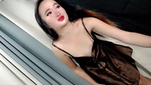 iseeu01 online show from October 9, 2025, 4:54 am