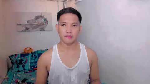 xsebastian19 online show from May 7, 2026, 9:58 am