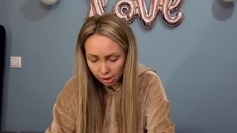 AnnaMaee online show from February 26, 2025, 1:43 am